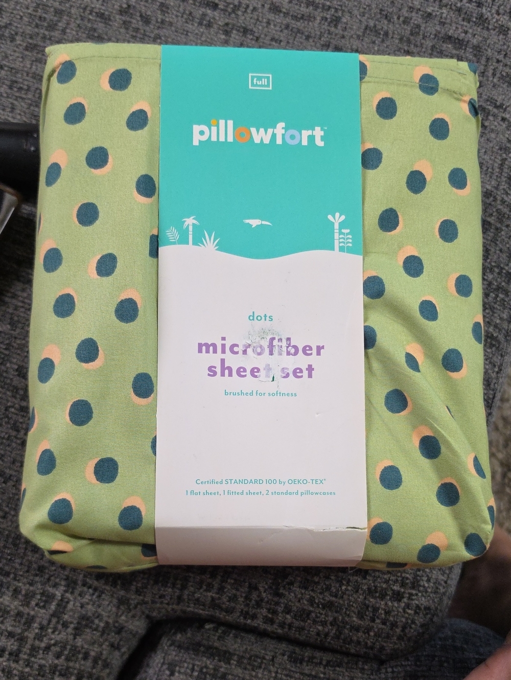 Pillowfort Microfiber Sheet Set in Light Green with Teal Dots